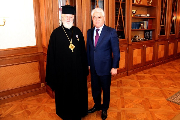 Накануне праздника рождества глава региона принял Архиепископа Чимкентского и Таразского - Елевферия