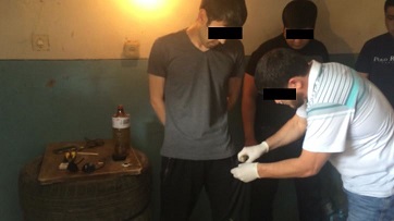 В Шымкенте стражи порядка обнаружили у местного жителя около 1,5 кг. наркотиков