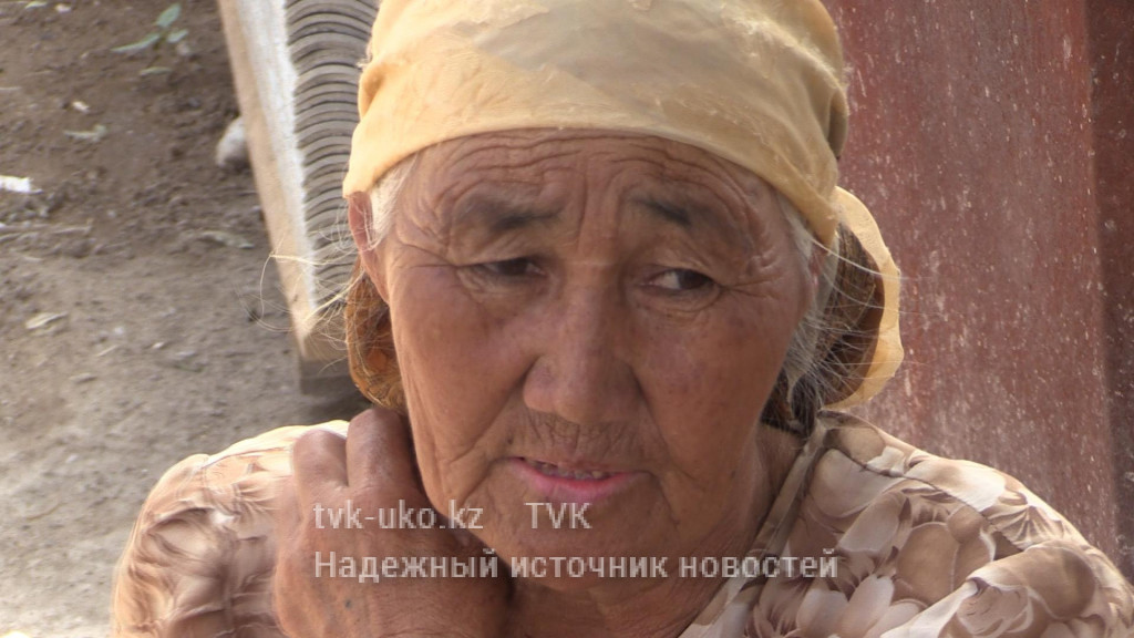 В Шымкенте разыскивают родственников пенсионерки, страдающей провалами в памяти