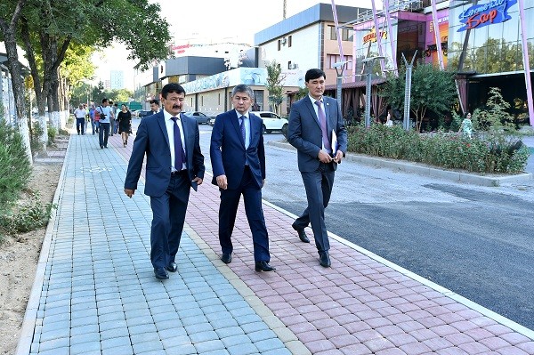 Заместители акимов смотрели ремонт дорог по проспекту Тауке-хана и Д. Кунаева
