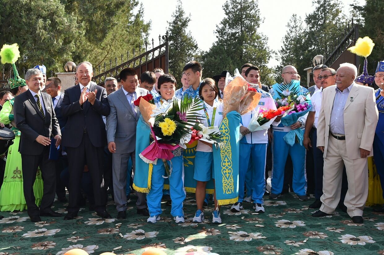 Южноказахстанцы встретили спортсменов Олимпиады (Фото, Видео)