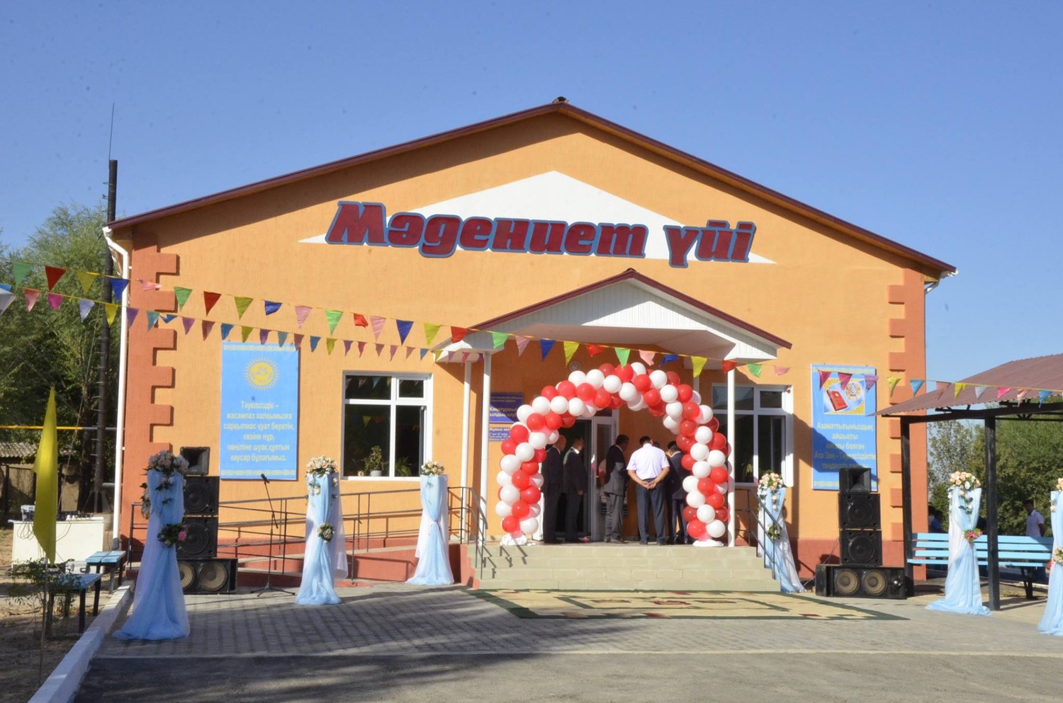В Сарыагашском районе в преддверии двойного праздника открыты три объекта культуры