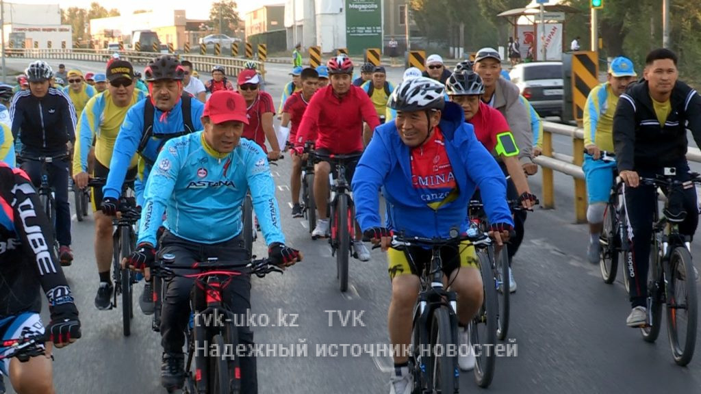 В ЮКО судьи устроили велопробег из Шымкента в Туркестан