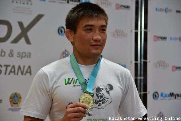 Борец из ЮКО завоевал серебро на чемпионате Азии
