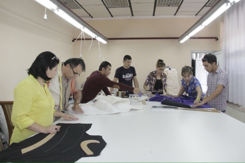 В рамках международной программы «Служба старших сеньоров» иностранные эксперты обучают предпринимателей ЮКО