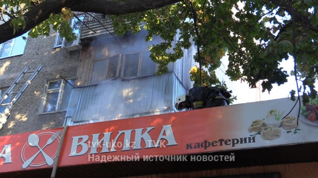 В Шымкенте загорелись кафе и квартира в 5-этажке