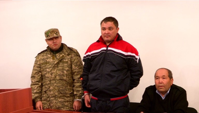 В Шымкенте судят экс-офицеров департамента госдоходов занимавшихся кражей нефти