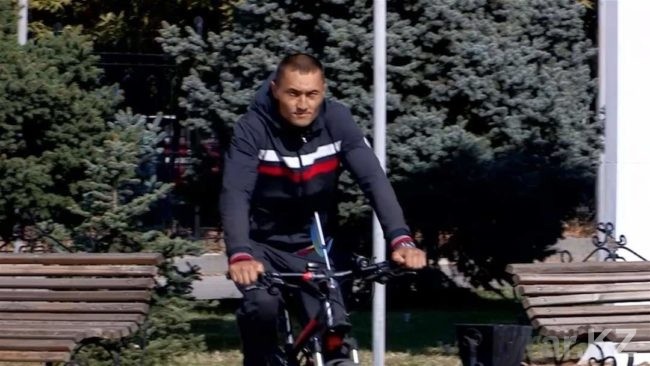 Офицер из Шымкента доехал до Астаны на велосипеде