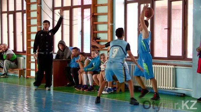 Южане стали победителями школьной лиги по баскетболу