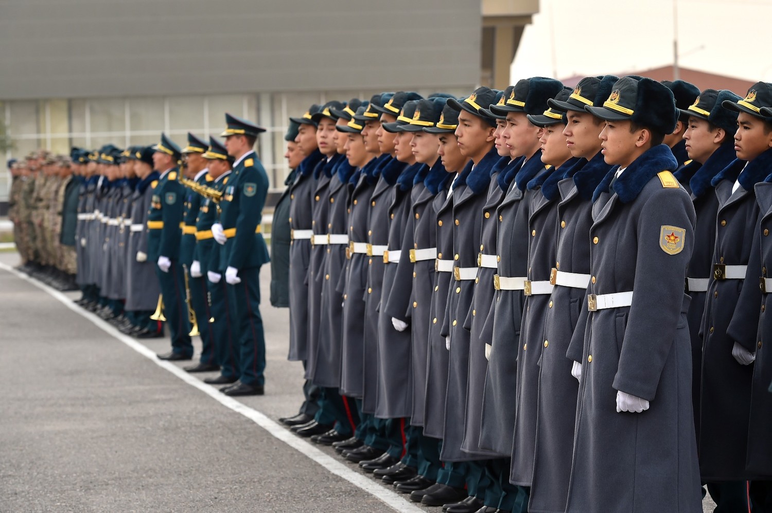 55 выходцев из Южно-Казахстанской области отправились в армию