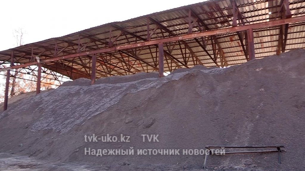 Соль, песок и технику для расчистки улиц пересчитали в Шымкенте