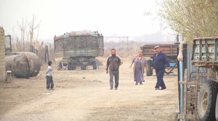 Жители села Каракыр Мактааральского района просят помощи у акима ЮКО