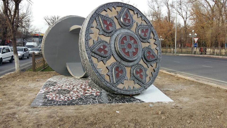 В Шымкенте провели реконструкцию стрит-арт объектов