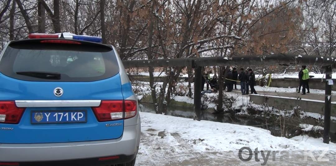 На реке Кошкарата в Шымкенте обнаружен труп мужчины