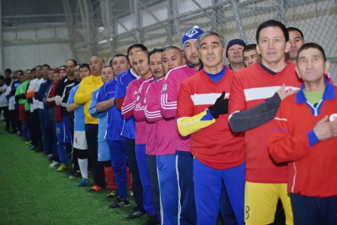 В Шымкенте проходит минифутбольный турнир на кубок акима города
