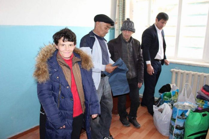 В Шымкенте сотню бездомных одели с помощью акции «Согрей попавшего в беду»