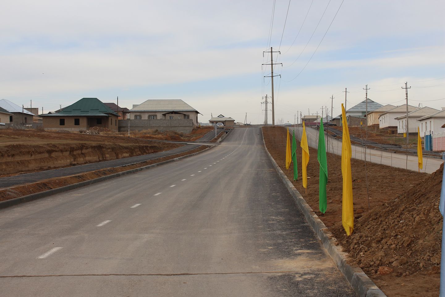 В Сарыагаше отремонтировано 30 километров дорог
