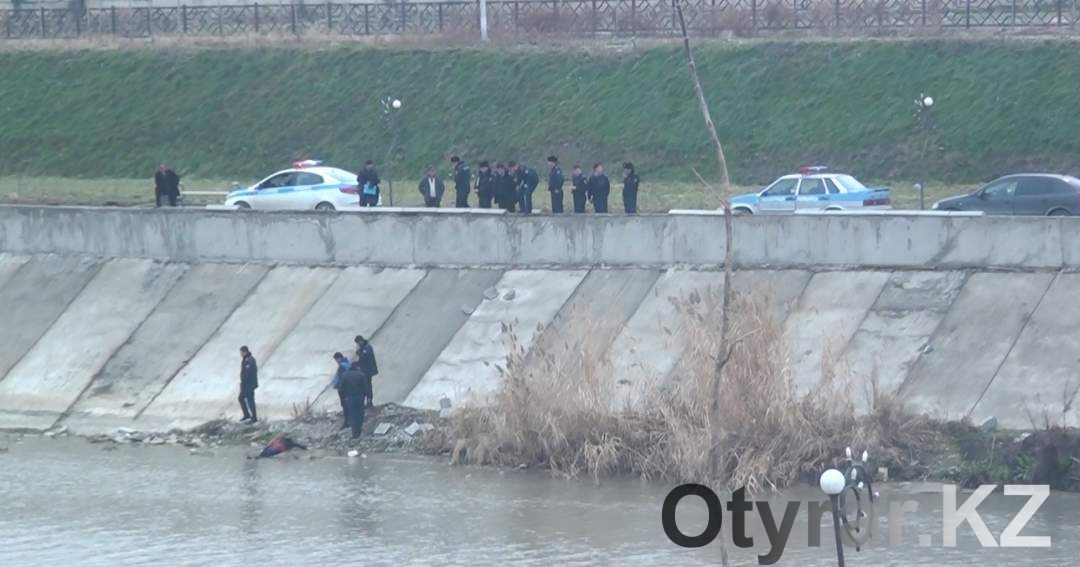 В Шымкенте рабочие выловили в реке Бадам тело молодой женщины