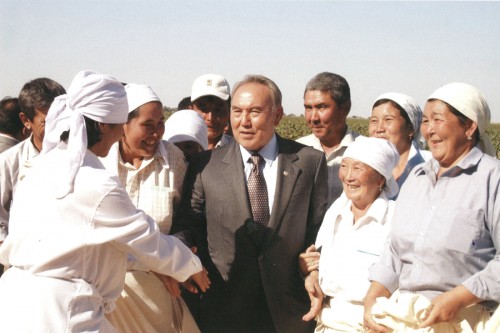 Н.Назарбаев о ЮКО: Люблю бывать здесь, чувствую себя у вас желанным гостем