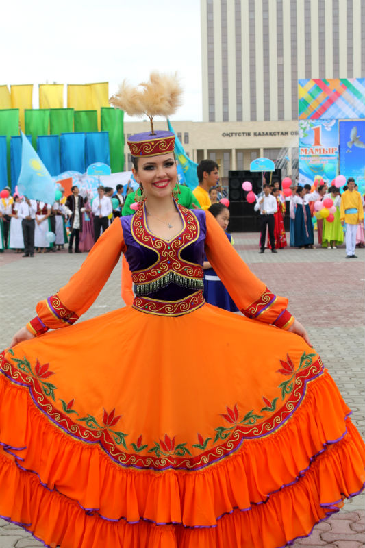 Казахстанцы назвали людей живущих в Шымкенте самыми приветливыми
