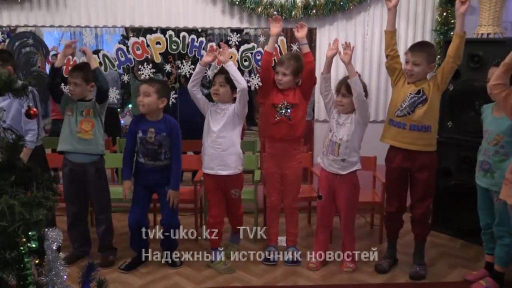 Воспитанников детского дома № 3 сегодня поздравляли с Новым годом и наступающим Рождеством