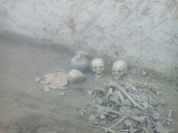 На стройке в Шымкенте обнаружены останки людей
