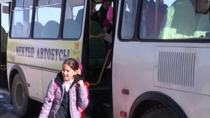 19 школьных автобусов в Шымкенте, наконец, начали свою работу