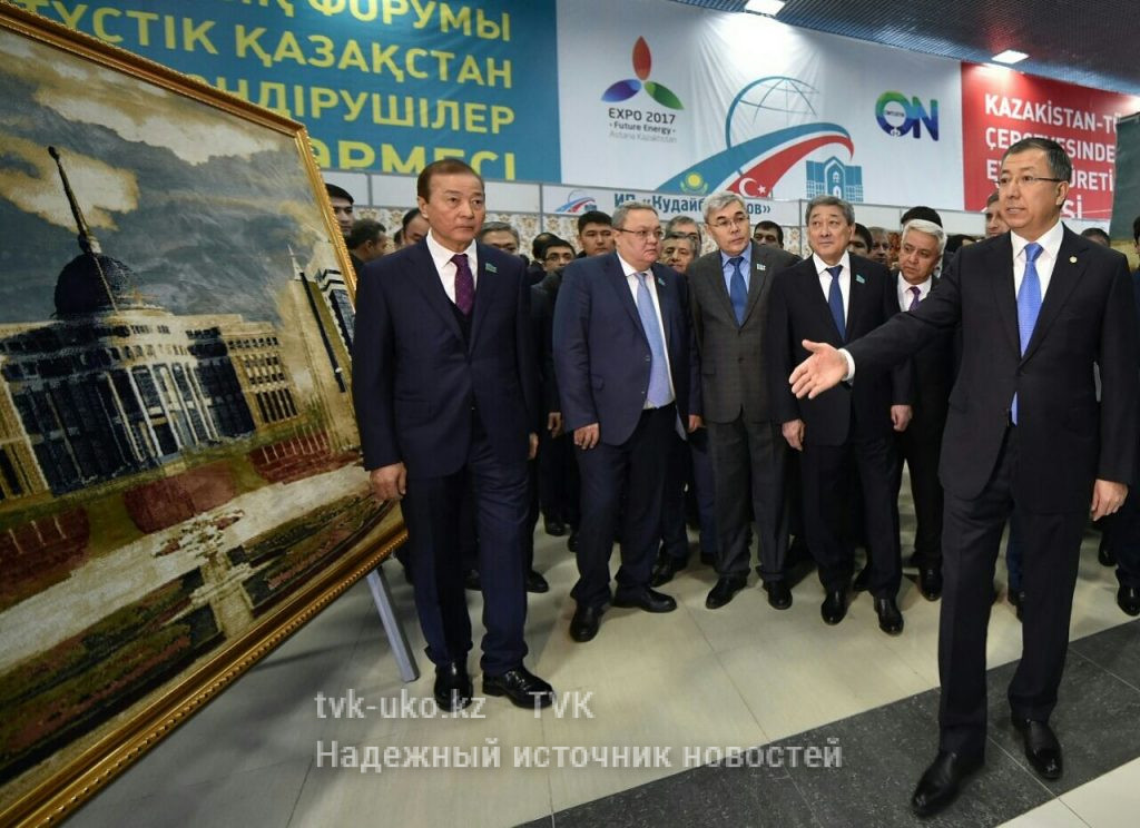 Выставкой казахстанских товаров продолжился международный форум в Шымкенте