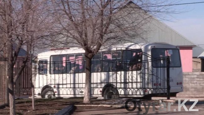 19 школьных автобусов в Шымкенте, наконец, начали свою работу