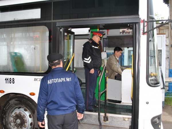 За три дня ОПМ «Автобус» стражи порядка зарегистрировали 1025 нарушений ПДД общественным транспортом Шымкента