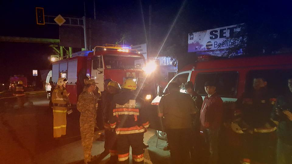 Аким города Шымкент посетил место пожара на продуктовом базаре «Исатай»