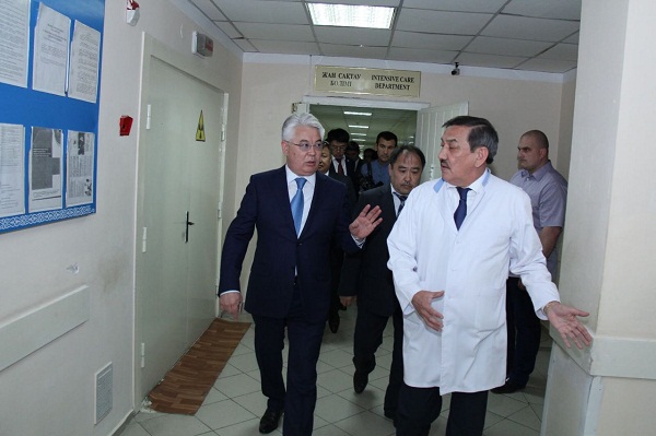 Аким области посетил больницу скорой медицинской помощи