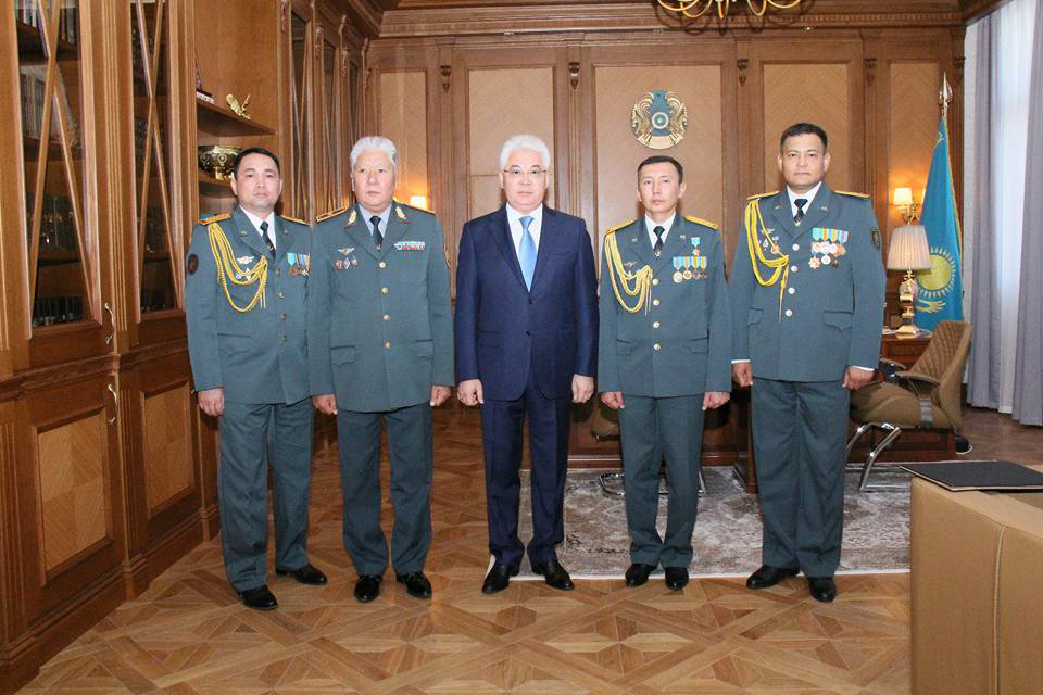 Глава региона принял почетных военнослужащих РК