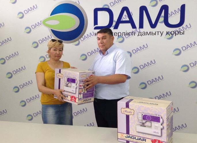 В Южном Казахстане вручена спонсорская помощь двум предпринимательницам