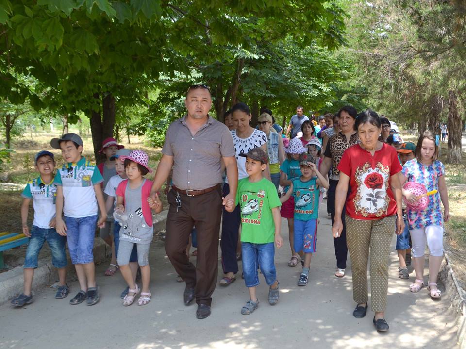 Воспитанники детского дома №3 города Шымкента съездили на экскурсию в зоопарк