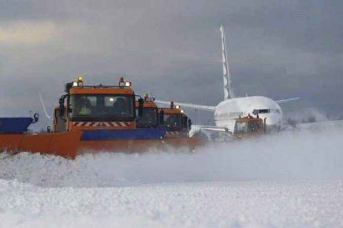 Рейс Стамбул-Шымкент задерживается на 5 дней из-за снегопада в Турции