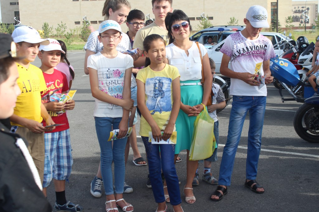 Байкеры совместно с полицией провели акцию для детей «Сохрани свою жизнь»