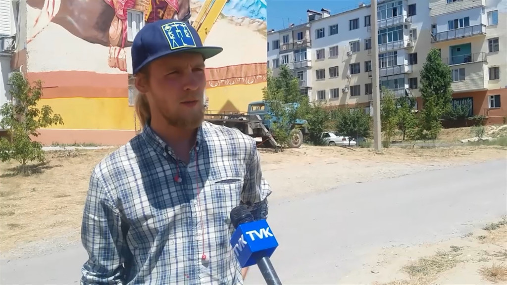 Фасады домов в Шымкенте украшают художники из Алматы и Бишкека