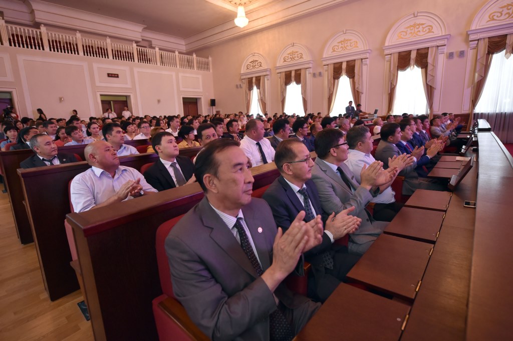 Аким Шымкента поздравил горожан с Днем Астаны