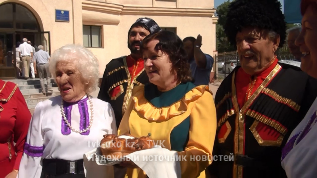 Божко встречали в Шымкенте хлебом с солью (видео)