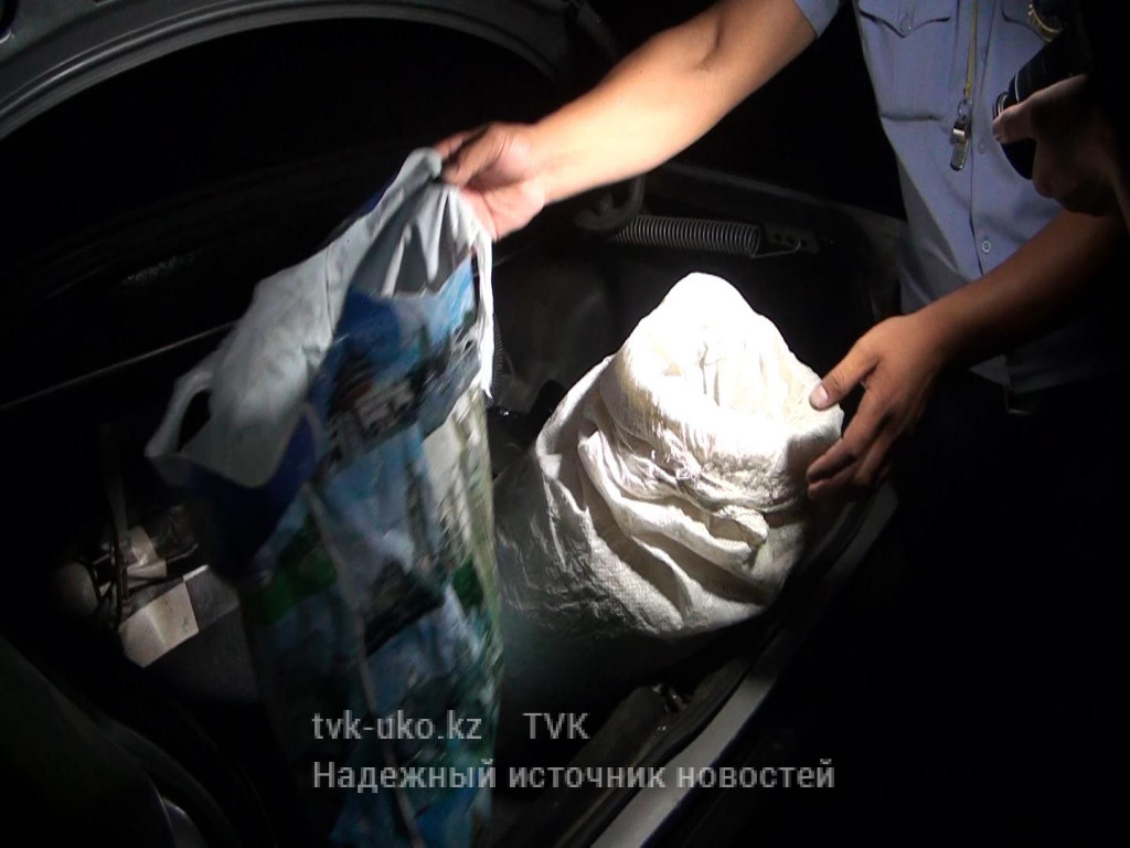 Такси, груженное мешками с марихуаной, остановили в Шымкенте