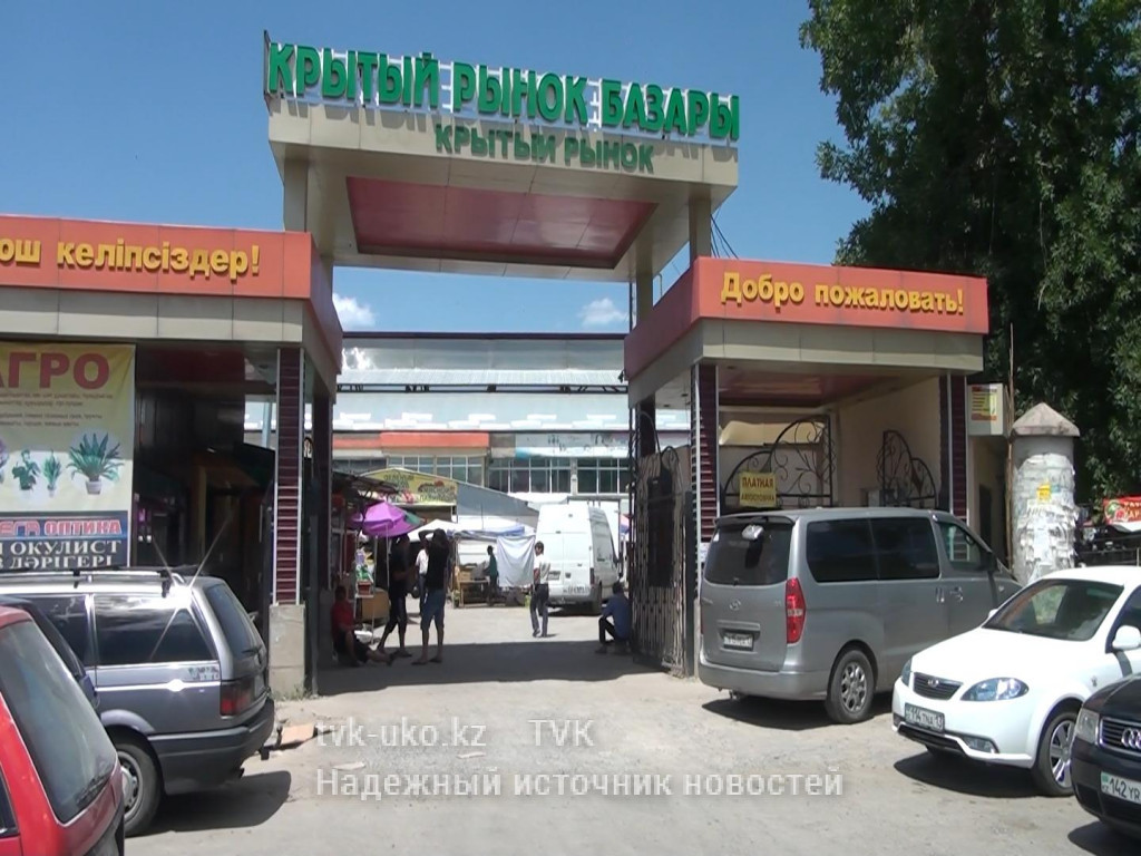75-летний мужчина умер на Крытом рынке на глазах у продавцов и покупателей
