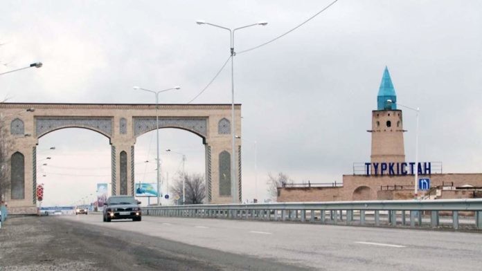 Плата за проезд в автобусах Туркестана (ЮКО) - 30 тенге