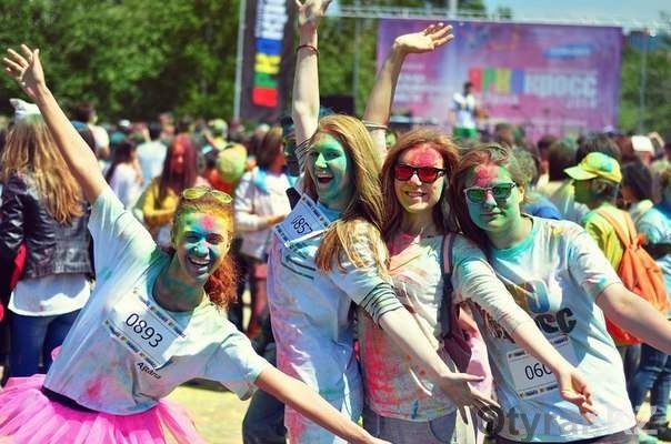 В Шымкенте прошел самый красочный забег (Фотоотчет)