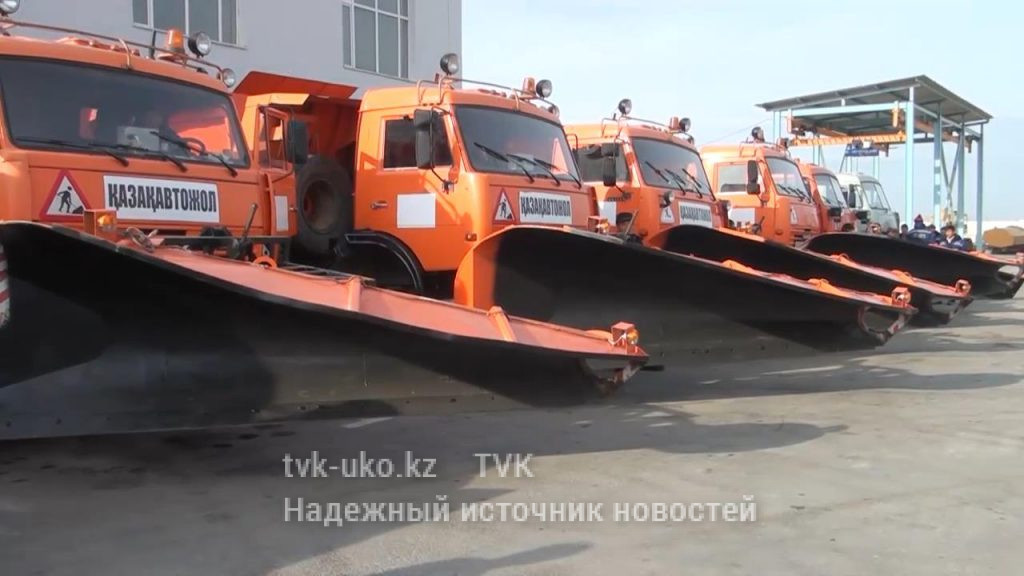 Дорожная техника Южного Казахстана готова к зиме на 97%