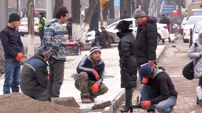 Ремонт главного проспекта Шымкента продолжится и в следующем году