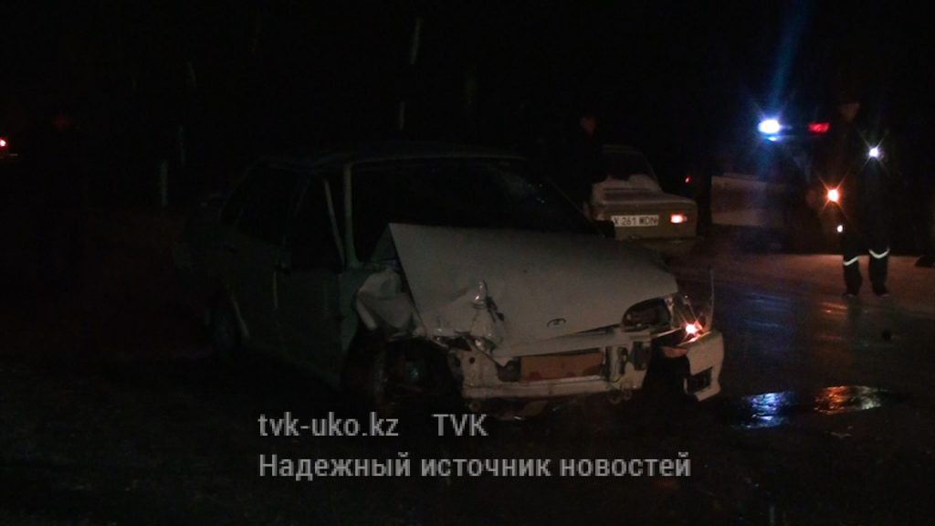 В ЮКО из-за гололеда столкнулись 11 автомобилей