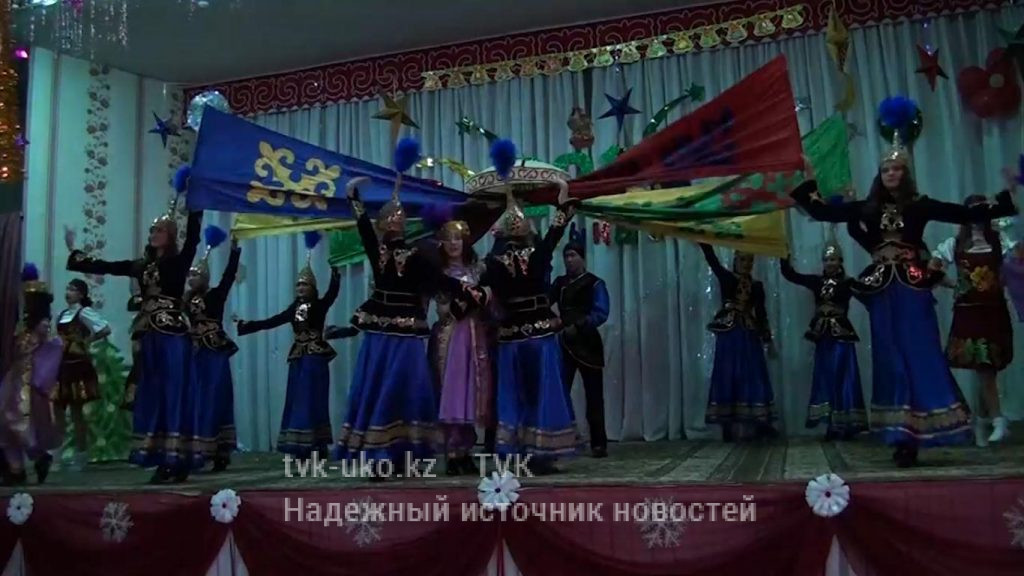 Новогодние подарки отвезли судьи детдомовцам